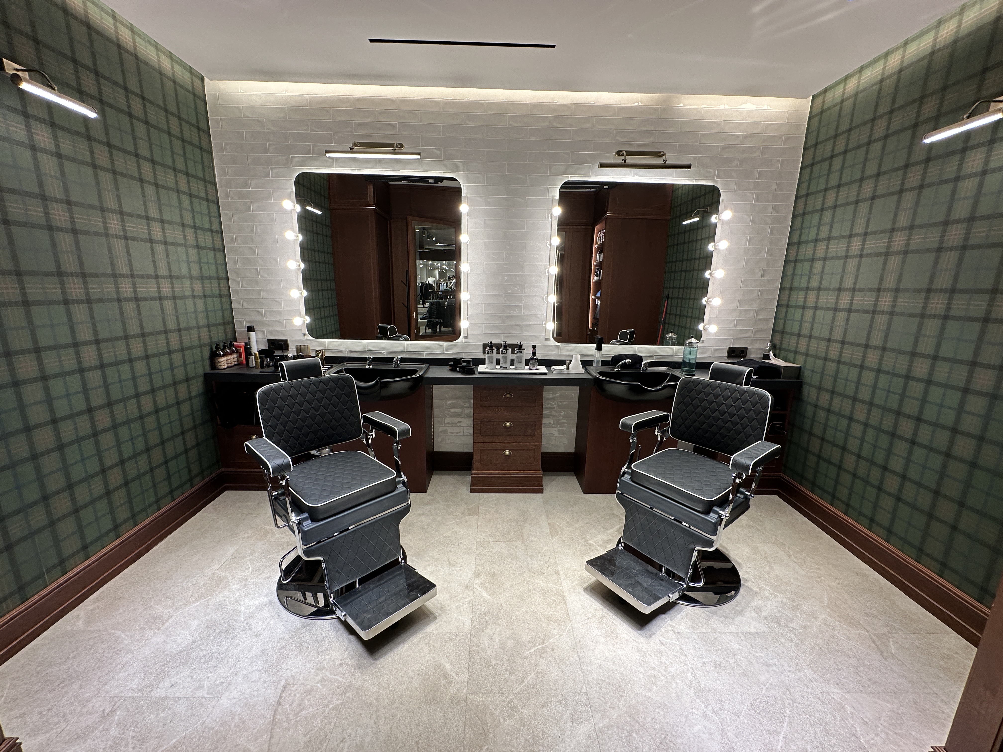 Interior de la barbería Muro Man